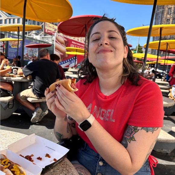 Meet your Posher, Nikki - Picture 3 of 5